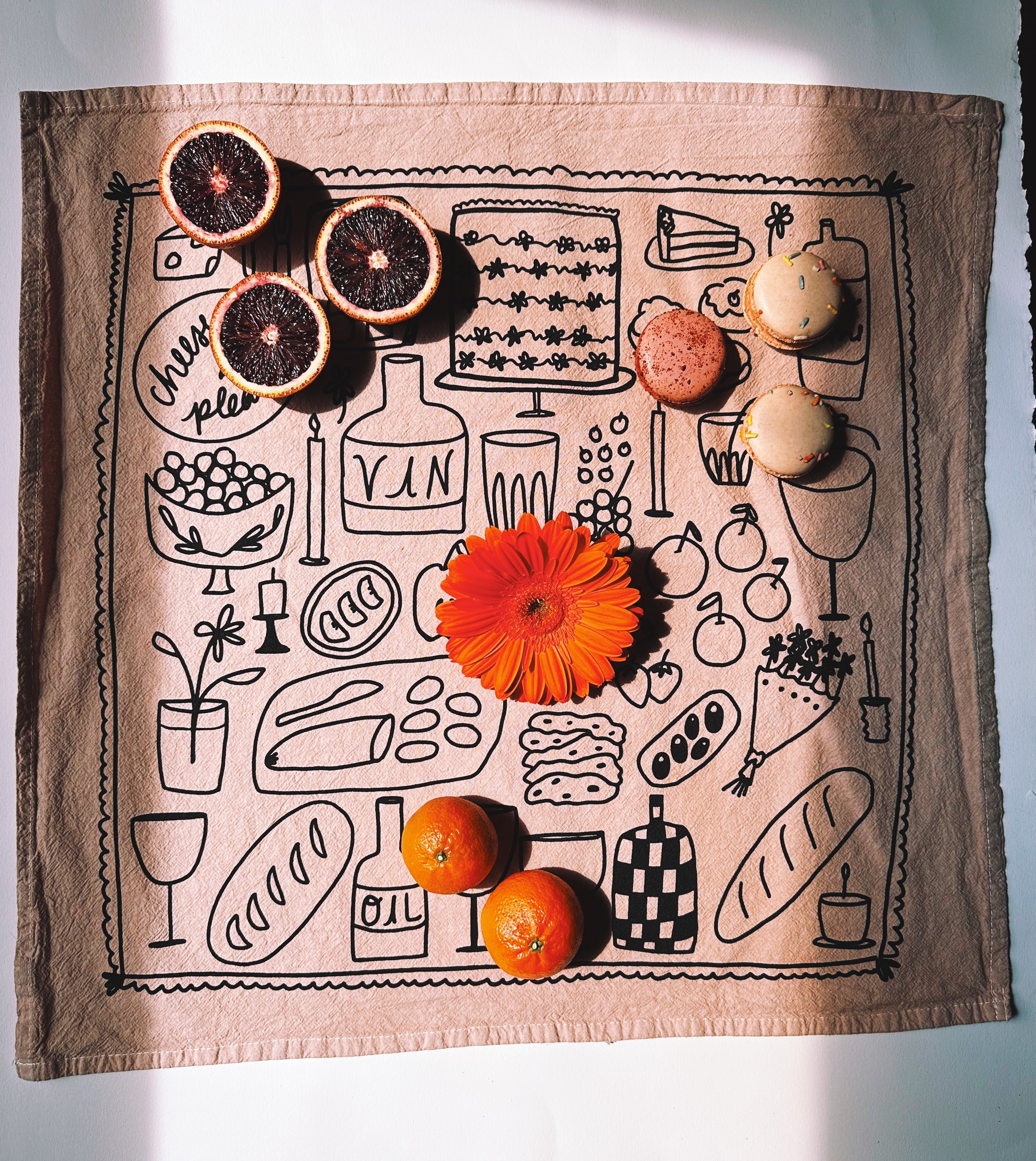 Picnic on Taupe Tea Towel – Julie Peach
