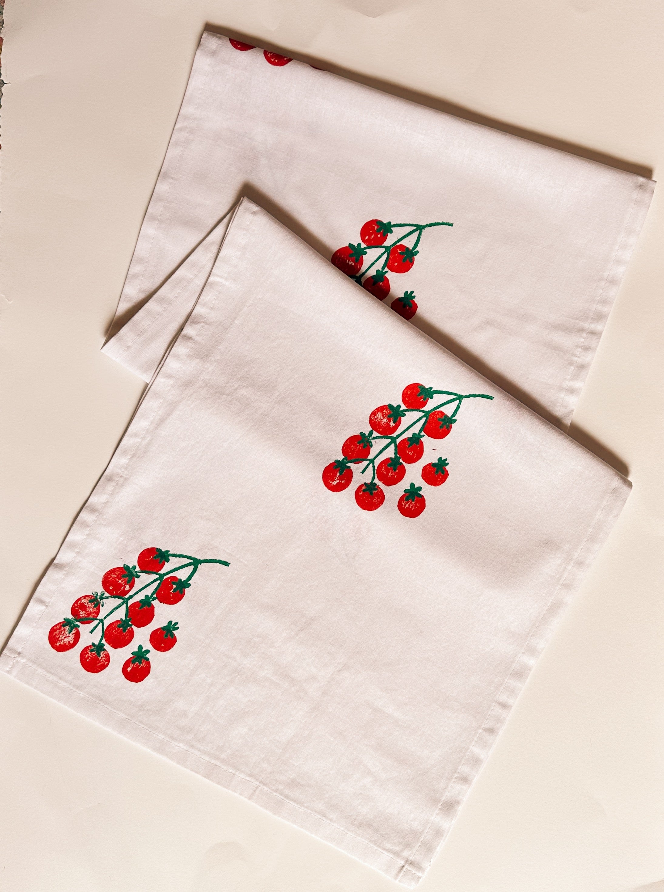 Tomatoes Table Runner – Julie Peach
